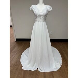 Carrafina White A-Line Wedding Gown, Size 2